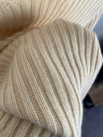 Load image into Gallery viewer, Soft yellow Cashmere
