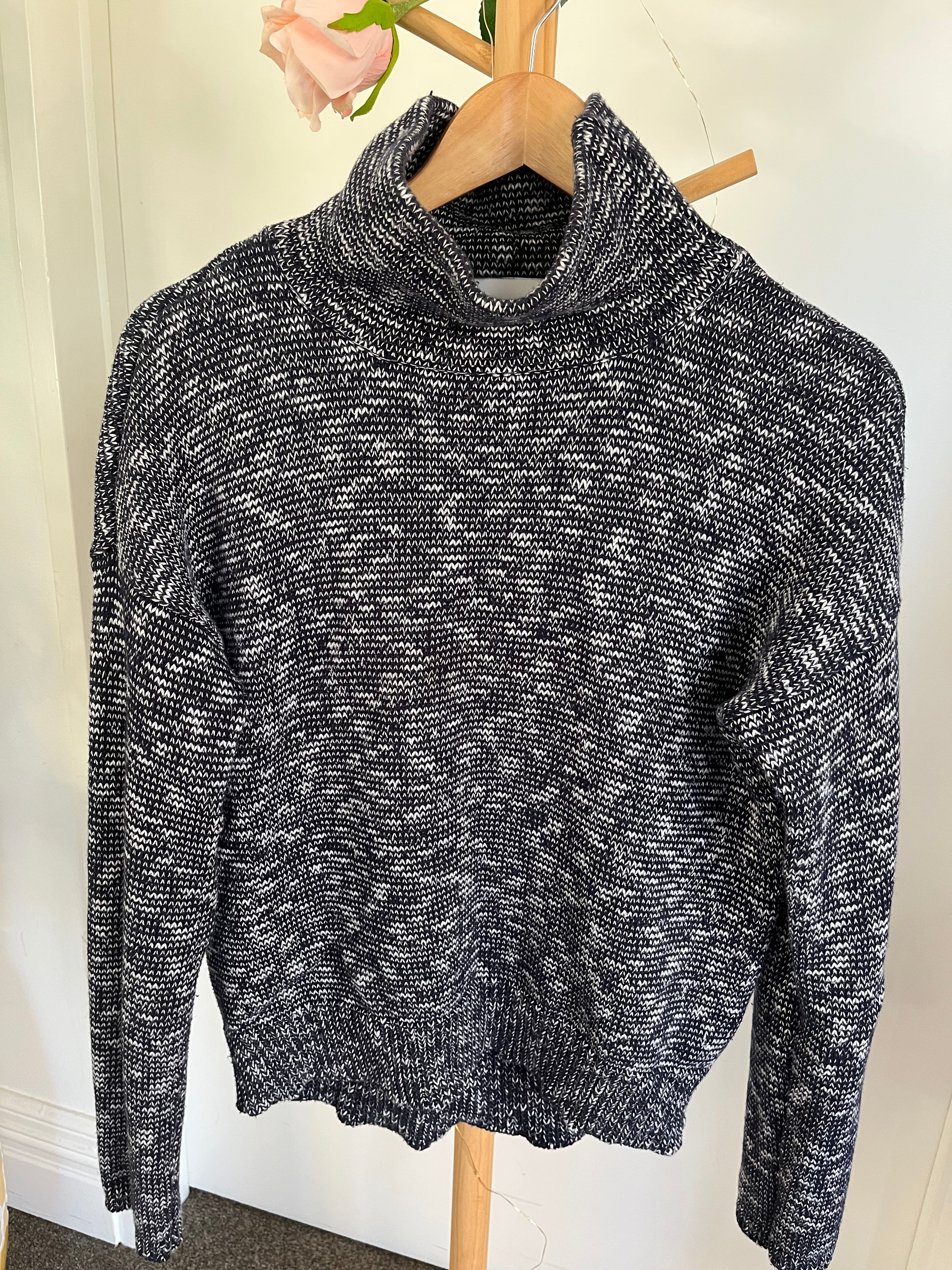 Victoria & Woods Jumper